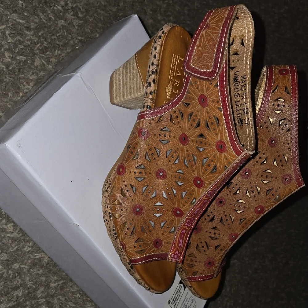 SPRING STEP L'ATISTE Tan and Pink Heels with Floral Cutouts - Picture 4 of 7